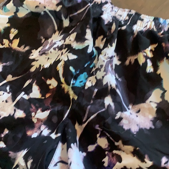 Nike floral shorts - Picture 16 of 17